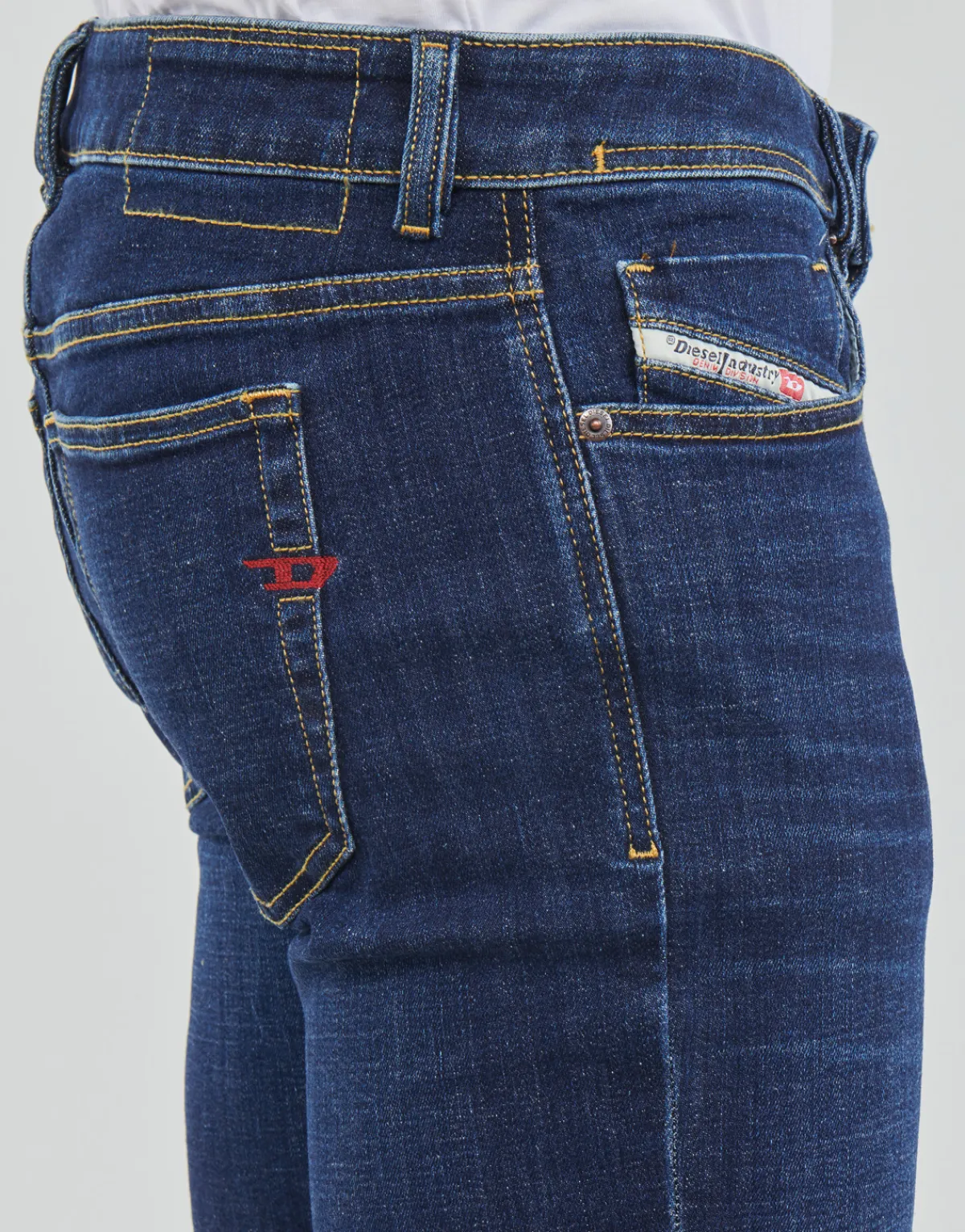 Diesel 1979 SLEENKER-Homme Jeans