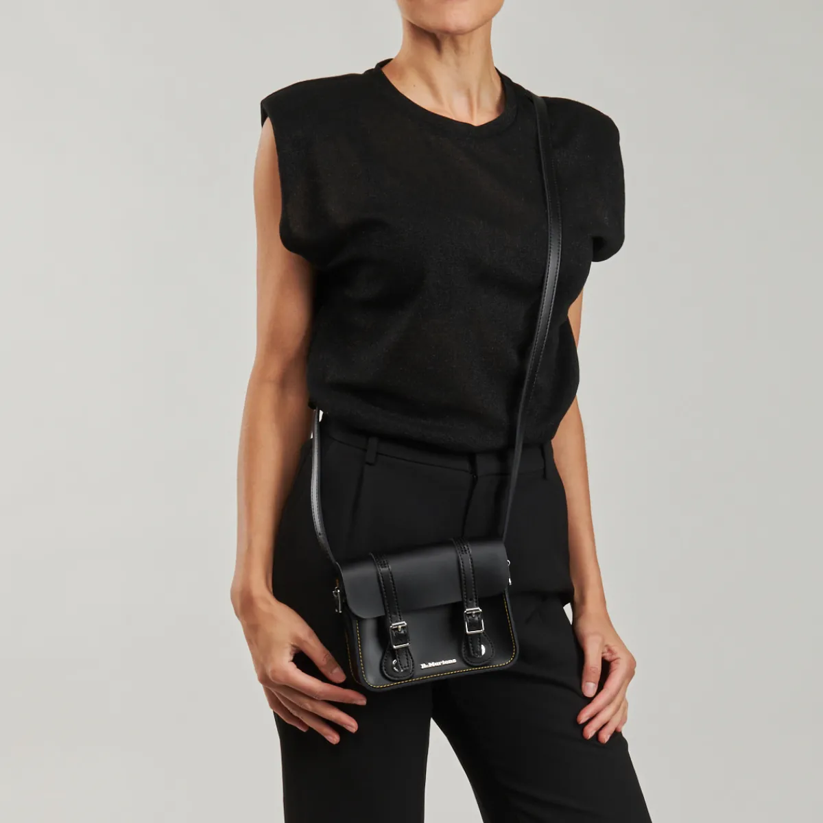 Dr. Martens 7in/18cm Satchel Black Kiev & Black Smooth-Homme Besaces / Sacs Bandoulière