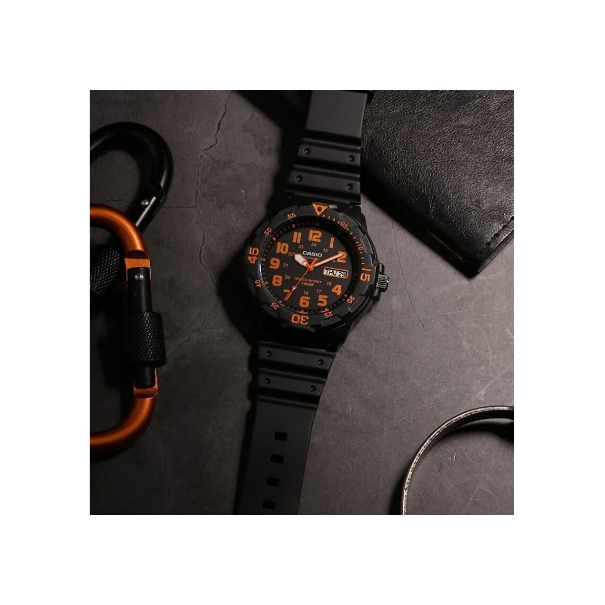 Casio MRW200H4B-Homme Montres