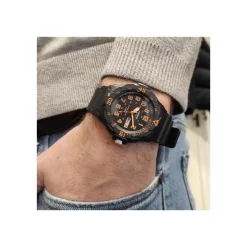 Casio MRW200H4B-Homme Montres