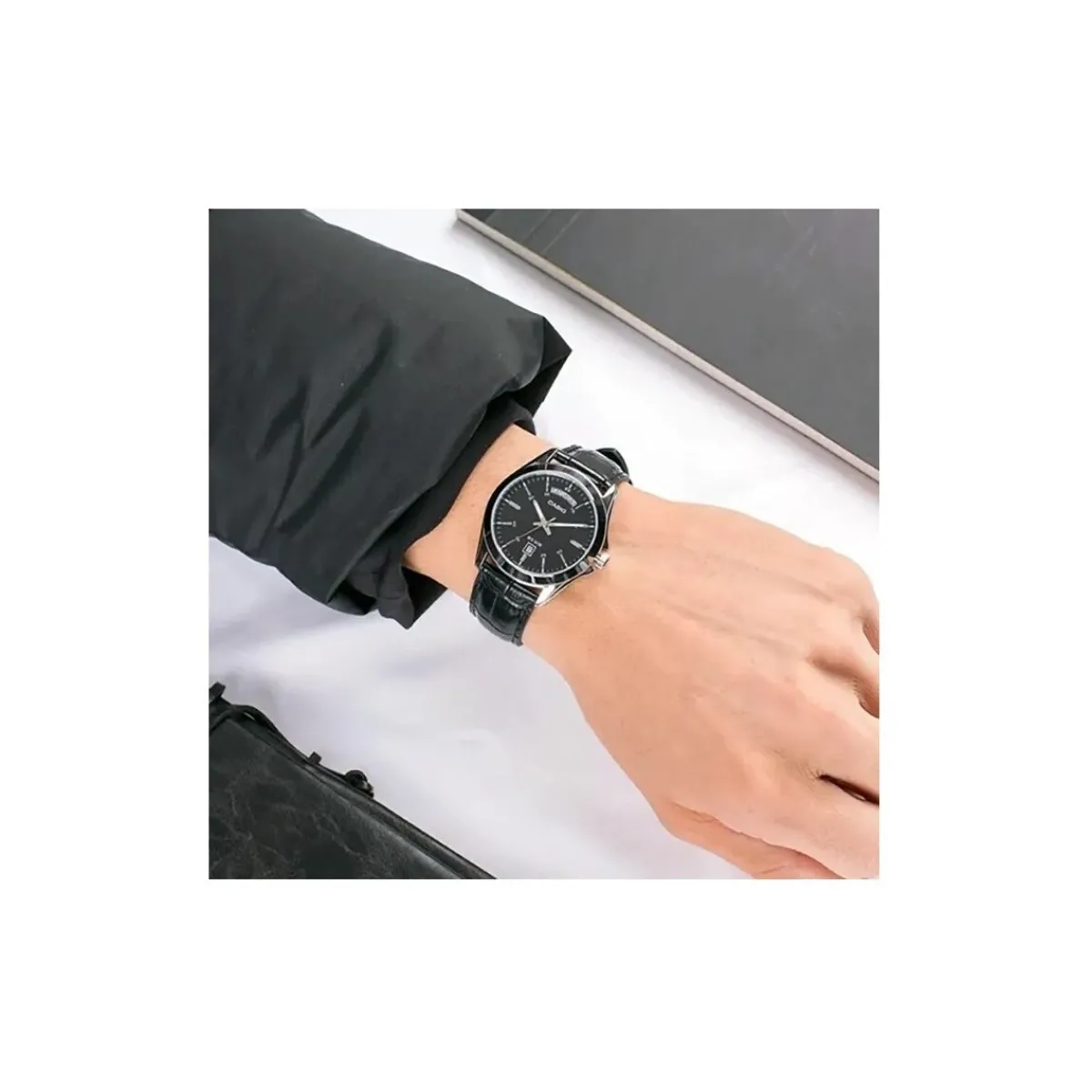 Casio MTP1370L1A-Homme Montres
